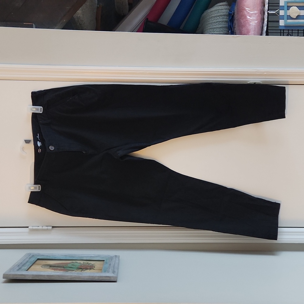 Old Navy Skinny Khakis in Black